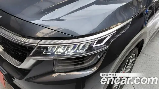 Kia Seltos 2022 — ფოტო 17/34