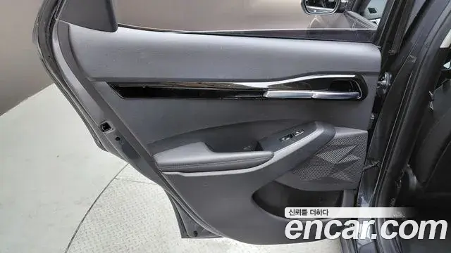 Kia Seltos 2022 — ფოტო 29/34