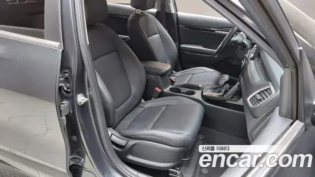 Kia Seltos 2022 — ფოტო 3/34
