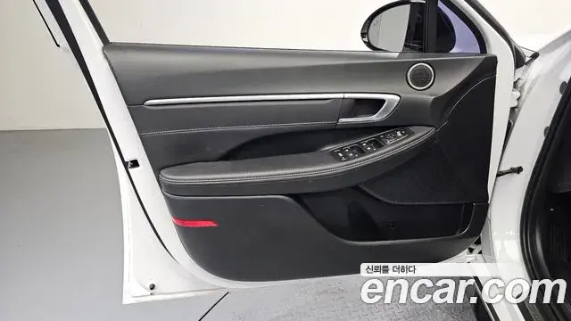 Hyundai Sonata Hybrid 2022 — Şəkil 17/30