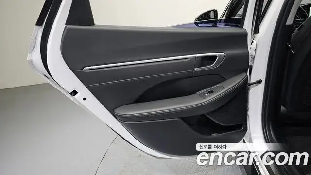 Hyundai Sonata Hybrid 2022 — Şəkil 21/30