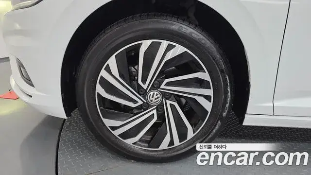 Volkswagen Jetta 2021 — Şəkil 26/31