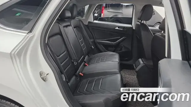 Volkswagen Jetta 2021 — Şəkil 14/31