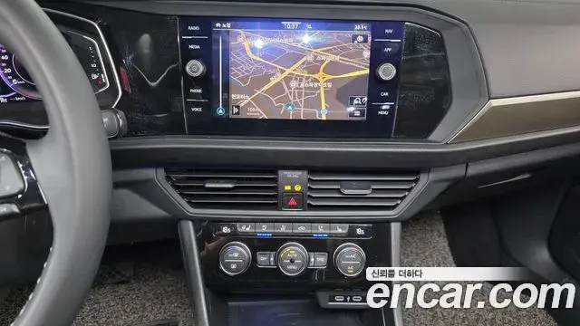 Volkswagen Jetta 2021 — Şəkil 30/31