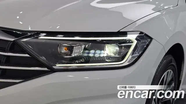 Volkswagen Jetta 2021 — Şəkil 28/31