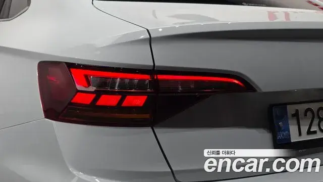 Volkswagen Jetta 2021 — Şəkil 18/31