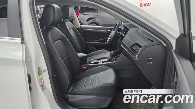 Volkswagen Jetta 2021 — Şəkil 12/31
