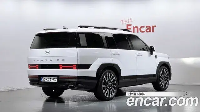 Hyundai Santa Fe 2024 — Фото 1/20