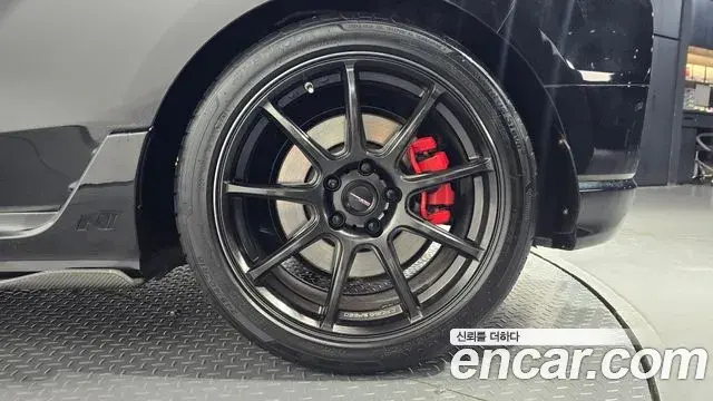 Hyundai Veloster 2019 — ფოტო 28/30