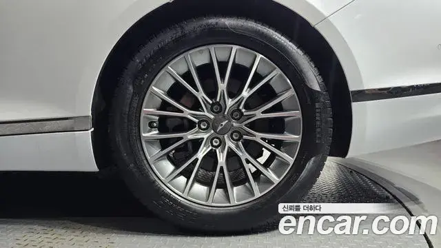 Genesis G80 2023 — Photo 13/31