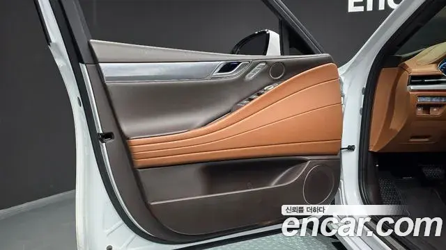 Genesis G80 2023 — Photo 25/31
