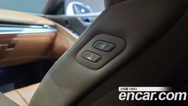 Genesis G80 2023 — Photo 16/31
