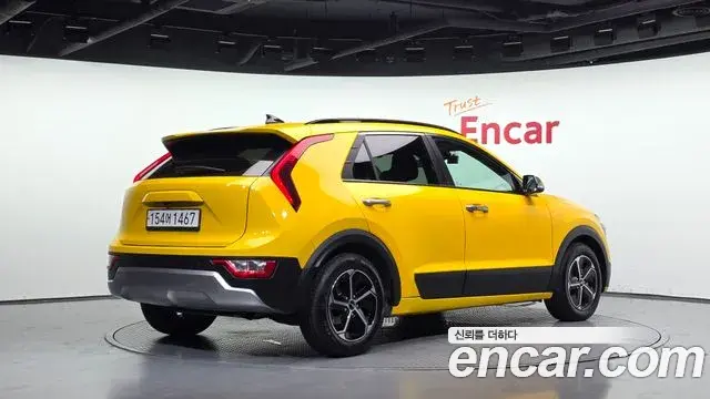 Kia Niro 2022 — ფოტო 11/20