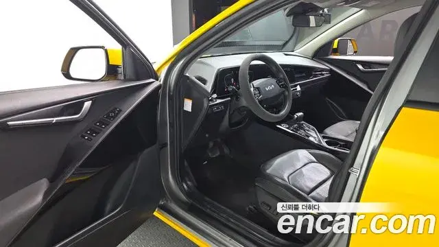 Kia Niro 2022 — ფოტო 6/20