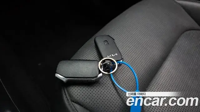 Kia Niro 2022 — ფოტო 13/20