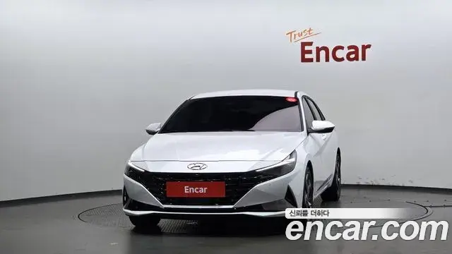 Hyundai The New Avante Hybrid 2022 — Photo 21/31