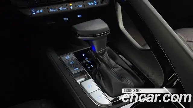 Hyundai The New Avante Hybrid 2022 — Photo 15/31