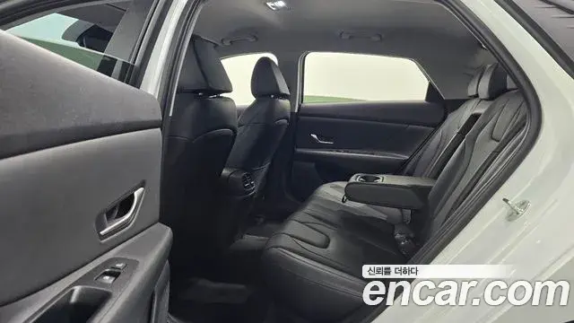 Hyundai The New Avante Hybrid 2022 — Photo 30/31