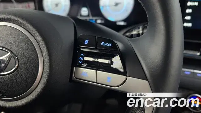 Hyundai The New Avante Hybrid 2022 — Photo 18/31