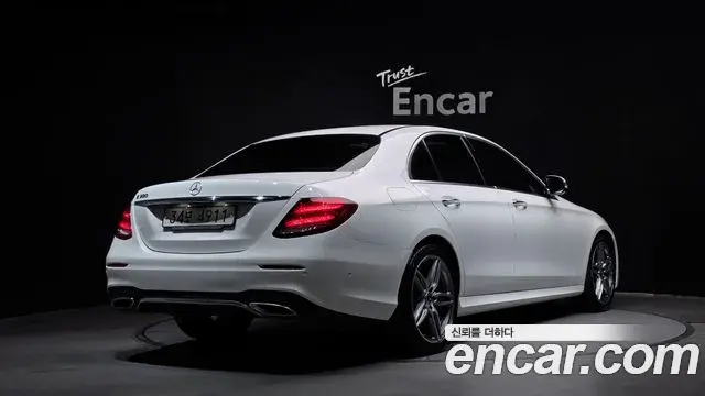 Mercedes-Benz E-Class 2018 — Фото 2/20