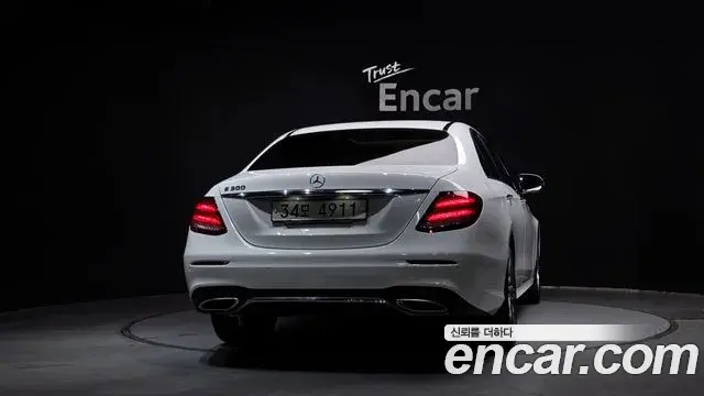 Mercedes-Benz E-Class 2018 — Фото 4/20