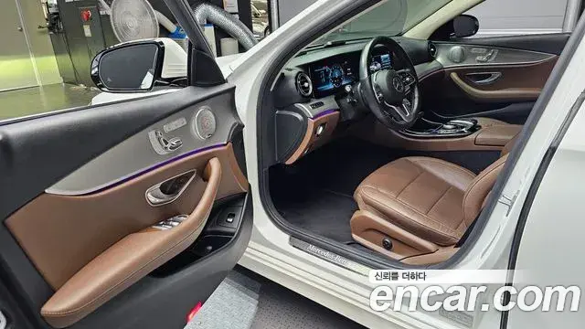 Mercedes-Benz E-Class 2018 — Фото 10/20