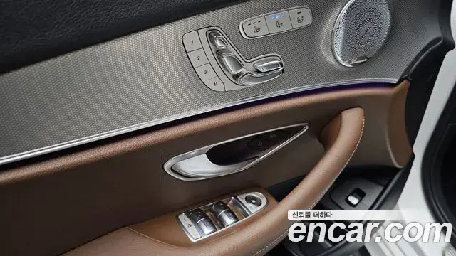 Mercedes-Benz E-Class 2018 — Фото 20/20