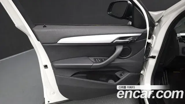BMW X1 2018 — Photo 16/34