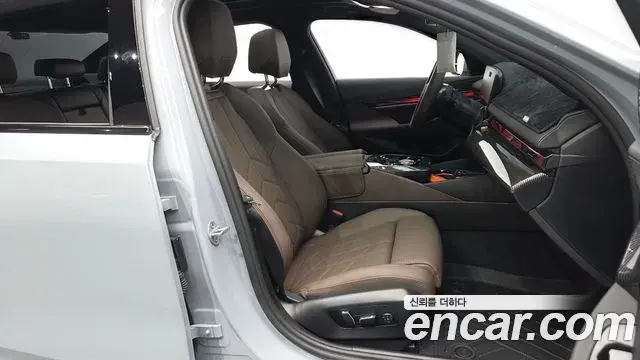 BMW 5 Series 2025 — ფოტო 3/20