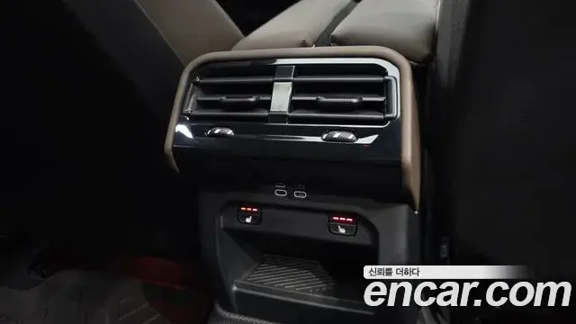 BMW 5 Series 2025 — ფოტო 9/20