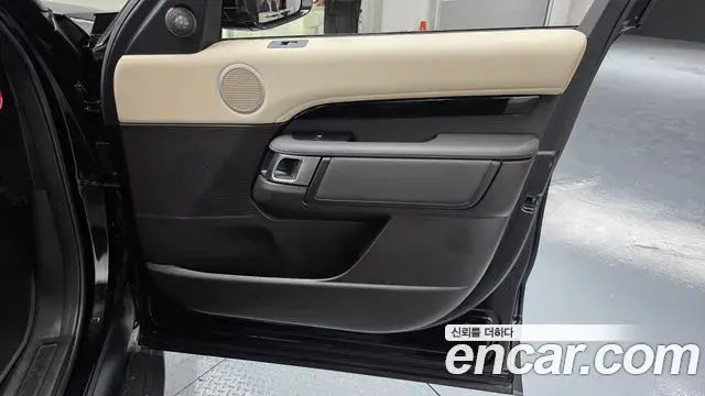 Land Rover Discovery 5 2018 — ფოტო 11/36