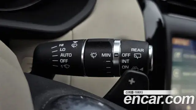Land Rover Discovery 5 2018 — ფოტო 8/36