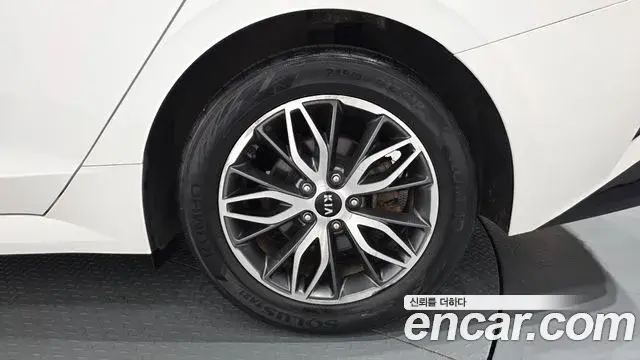 Kia K5 2021 — Photo 14/37