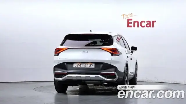 Kia Sportage 2023 — ფოტო 28/31