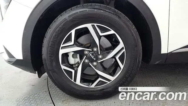 Kia Sportage 2023 — ფოტო 24/31