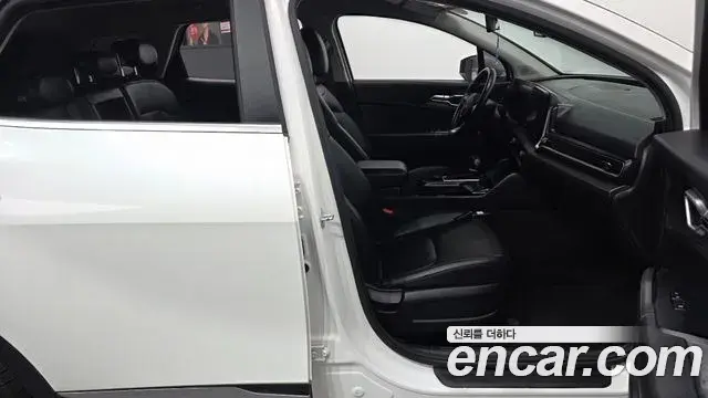 Kia Sportage 2023 — ფოტო 6/31
