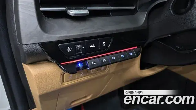 Kia Carnival 2021 — Фото 16/20