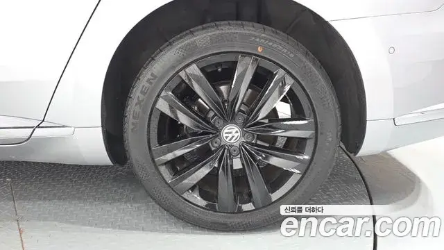 Volkswagen Arteon 2019 — Şəkil 23/42