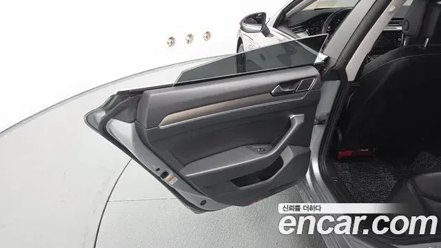 Volkswagen Arteon 2019 — Şəkil 26/42
