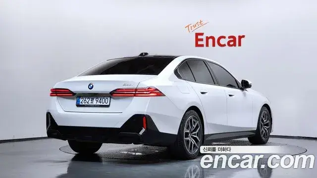 BMW 5 Series 2025 — Фото 1/20