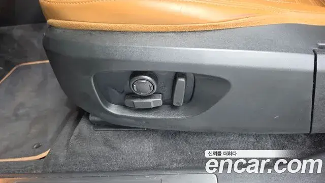 Land Rover Discovery Sport 2019 — Photo 16/39