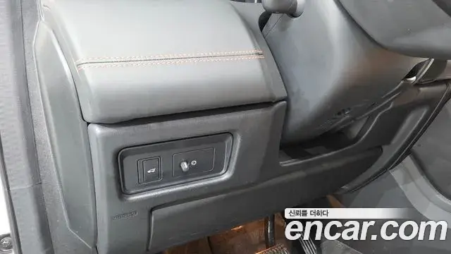 Land Rover Discovery Sport 2019 — Photo 6/39