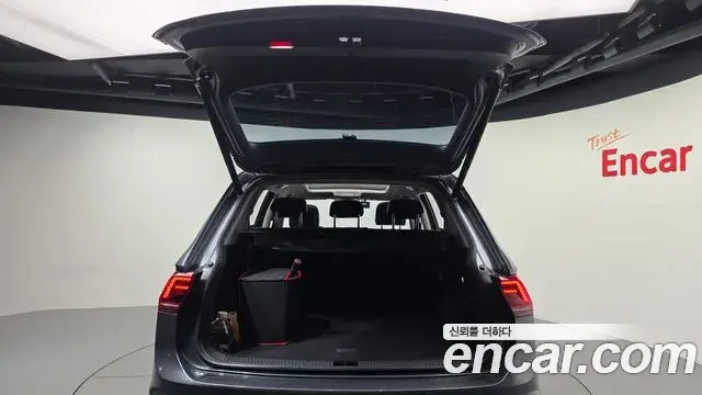 Volkswagen Tiguan Allspace 2018 — ფოტო 11/34