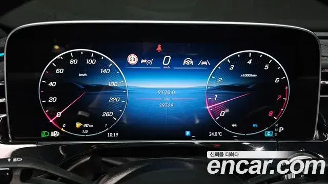 Mercedes-Benz E-Class 2024 — Photo 7/20