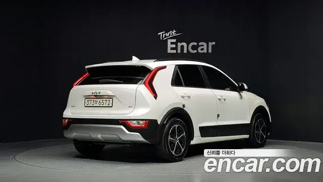 Kia Niro 2022 — Фото 2/20
