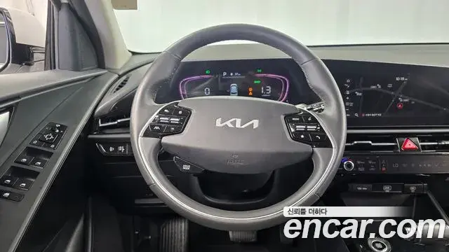 Kia Niro 2022 — Фото 12/20