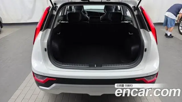 Kia Niro 2022 — Фото 20/20
