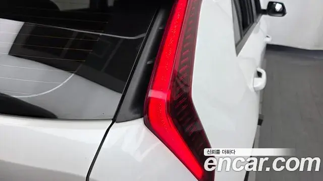 Kia Niro 2022 — Photo 8/30