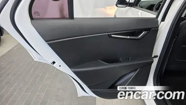 Kia Niro 2022 — Photo 13/30