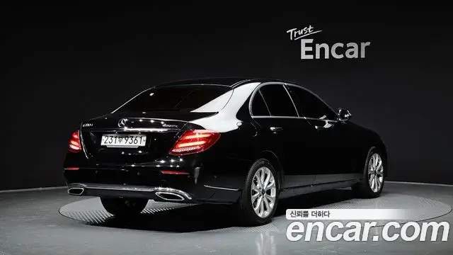 Mercedes-Benz E-Class 2019 — Фото 2/20